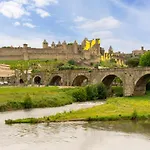 Pont Rouge , Hotel Carcassonne