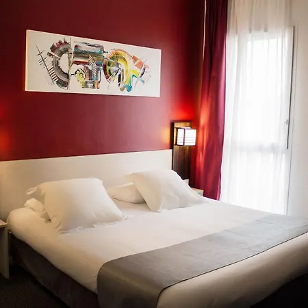 Pont Rouge , Hotel