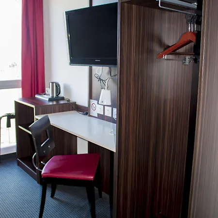 Hotel The Originals City, Pont Rouge 3*