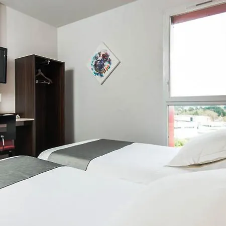Pont Rouge , Hotel 3*