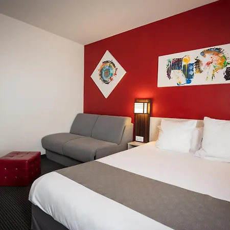 Pont Rouge , Hotel 3*