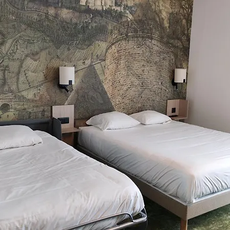 Hotel Pont Rouge ,