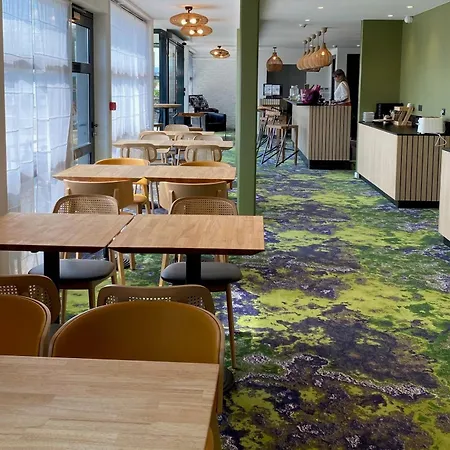 Hotel Pont Rouge , 3*