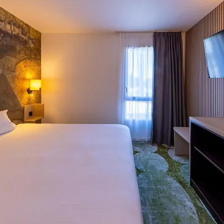 Pont Rouge , Otel 3*