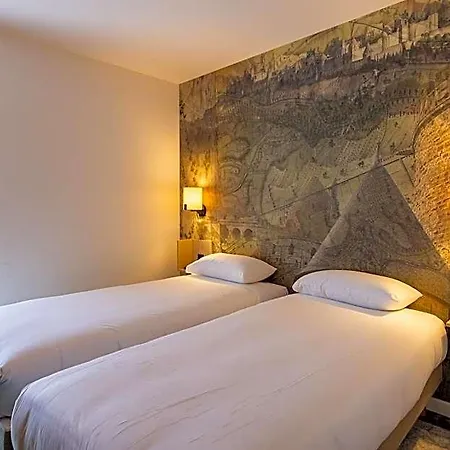 Hotel Pont Rouge , 3*