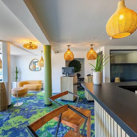 Hotel Pont Rouge ,