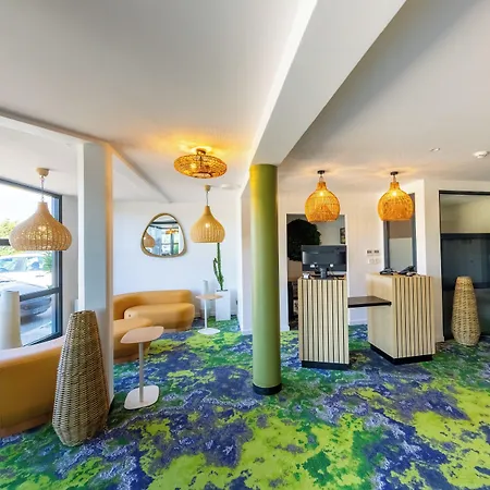 Hotel Pont Rouge , 3*