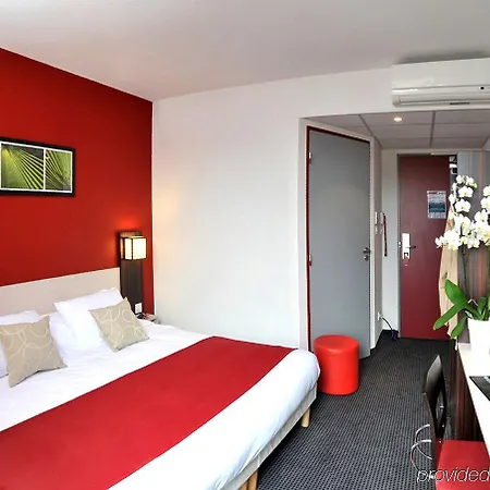 Hotel The Originals City, Pont Rouge