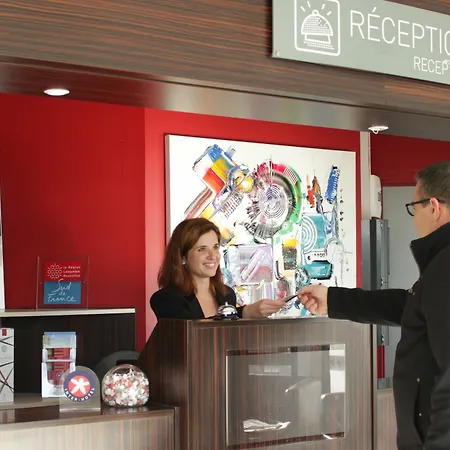 Hotel Pont Rouge , 3*