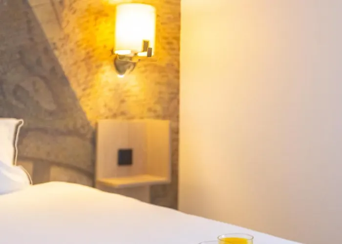 Pont Rouge , Otel 3*