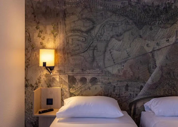 Otel Pont Rouge , 3*