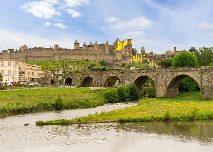 Pont Rouge , Otel Carcassonne
