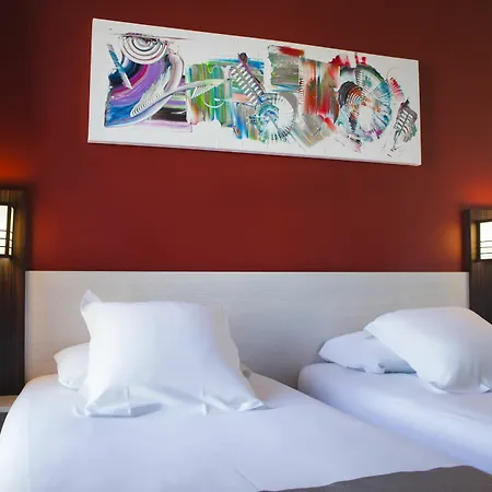 The Originals City, Pont Rouge 3*